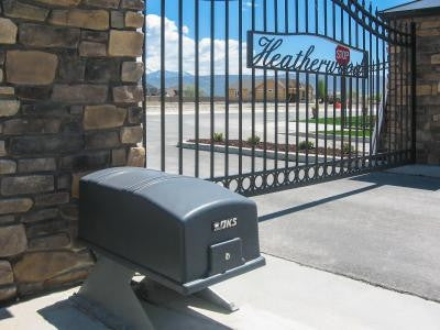DoorKing 6300-084 Swing Gate Opener with 1hp 115V motor (Mounting Hardware Required)